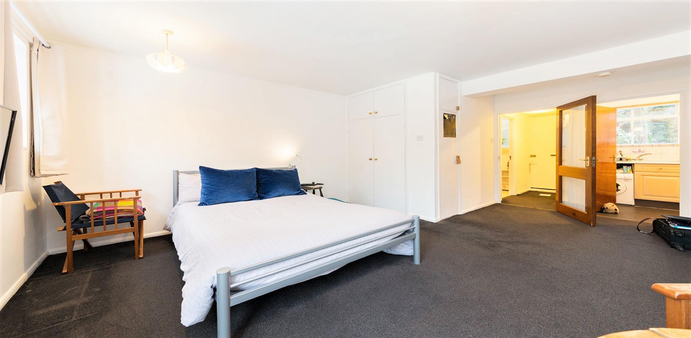 Modern and Central Apartment Wymering Road, Maida Vale